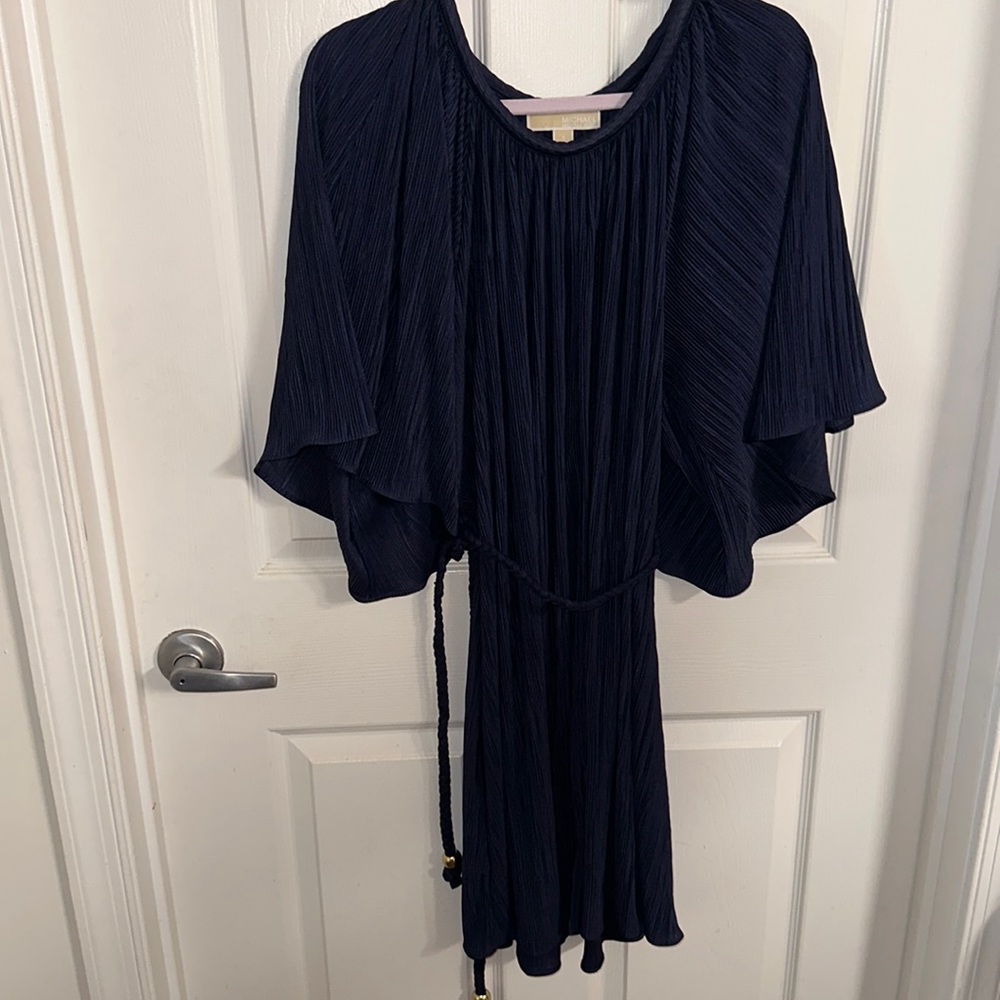 Trending Fall: Michael Kors, Navy dress, scoopneck, built-in belt (Fits S-M-L)